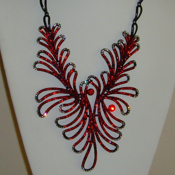 Rhinestone and Black Japanned Necklace and Earring - Picture 14 of 16